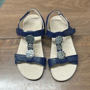 NEW!!! Woman’s Vionic Farra Lizard slingback Sandals Women's sz7